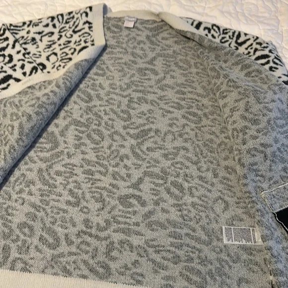 Chico’s Animal Print Sweater - Picture 5 of 9